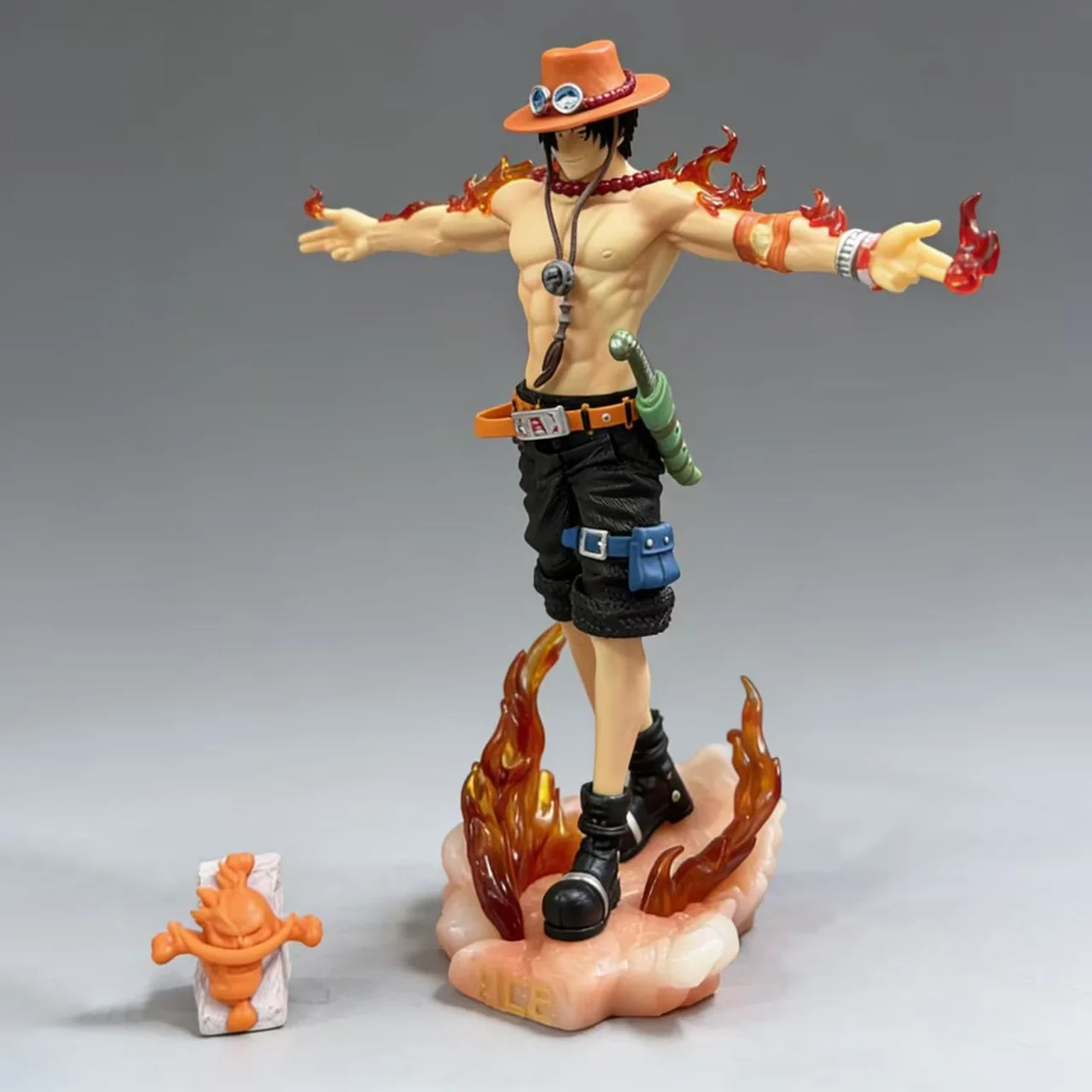 Figura de acción de One Piece Ace Portgas D Ace, estatua de PVC, modelo coleccionable, juguetes para niños, regalos de Navidad, 28cm