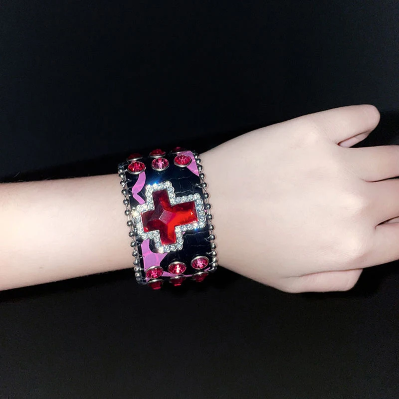 Joyería gótica de cuero, pulsera cruzada de cristal rojo, pulsera de calavera Retro Grunge para mujer, accesorios, dijes Punk coreanos