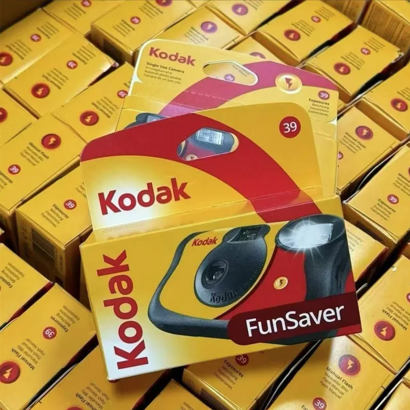 Cámara Desechable Clásica Original Kodak FunSaver/Daylight de un Solo Uso con Flash, Cámaras de Película Desechables de Apuntar y Disparar, 27 Hojas, 39 Hojas
