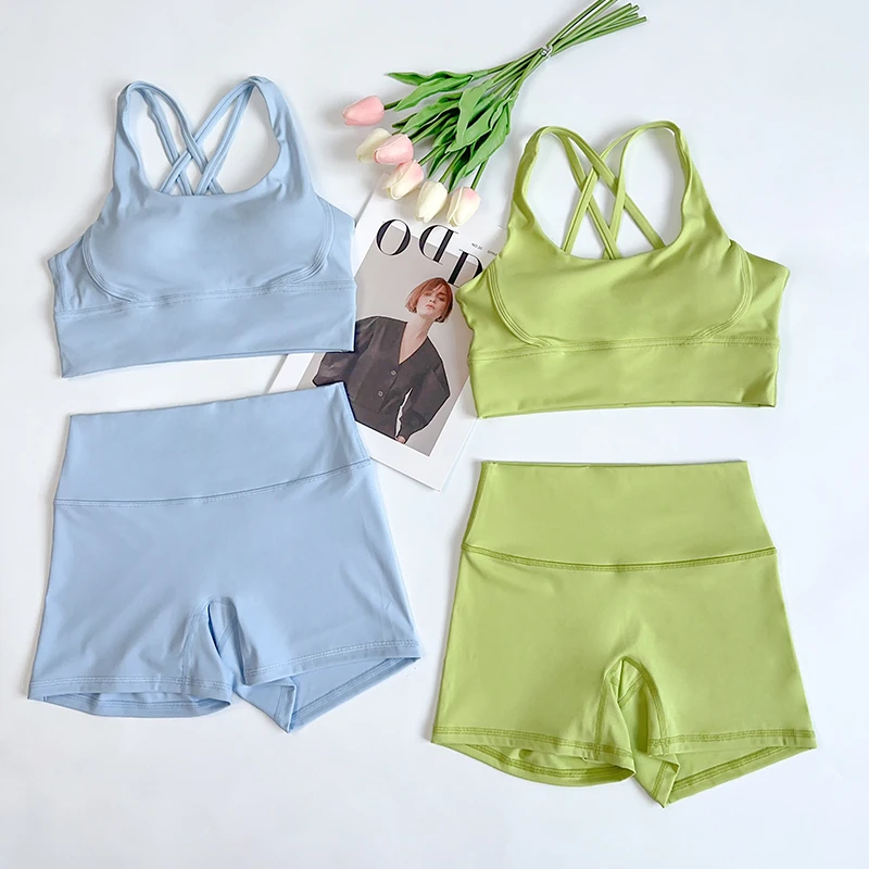 Conjuntos de Yoga de 2 uds., conjunto de gimnasio de sensación desnuda, ropa de entrenamiento para mujer, pantalones cortos de Yoga de cintura alta y Sujetador deportivo de tiras, conjuntos cortos de verano
