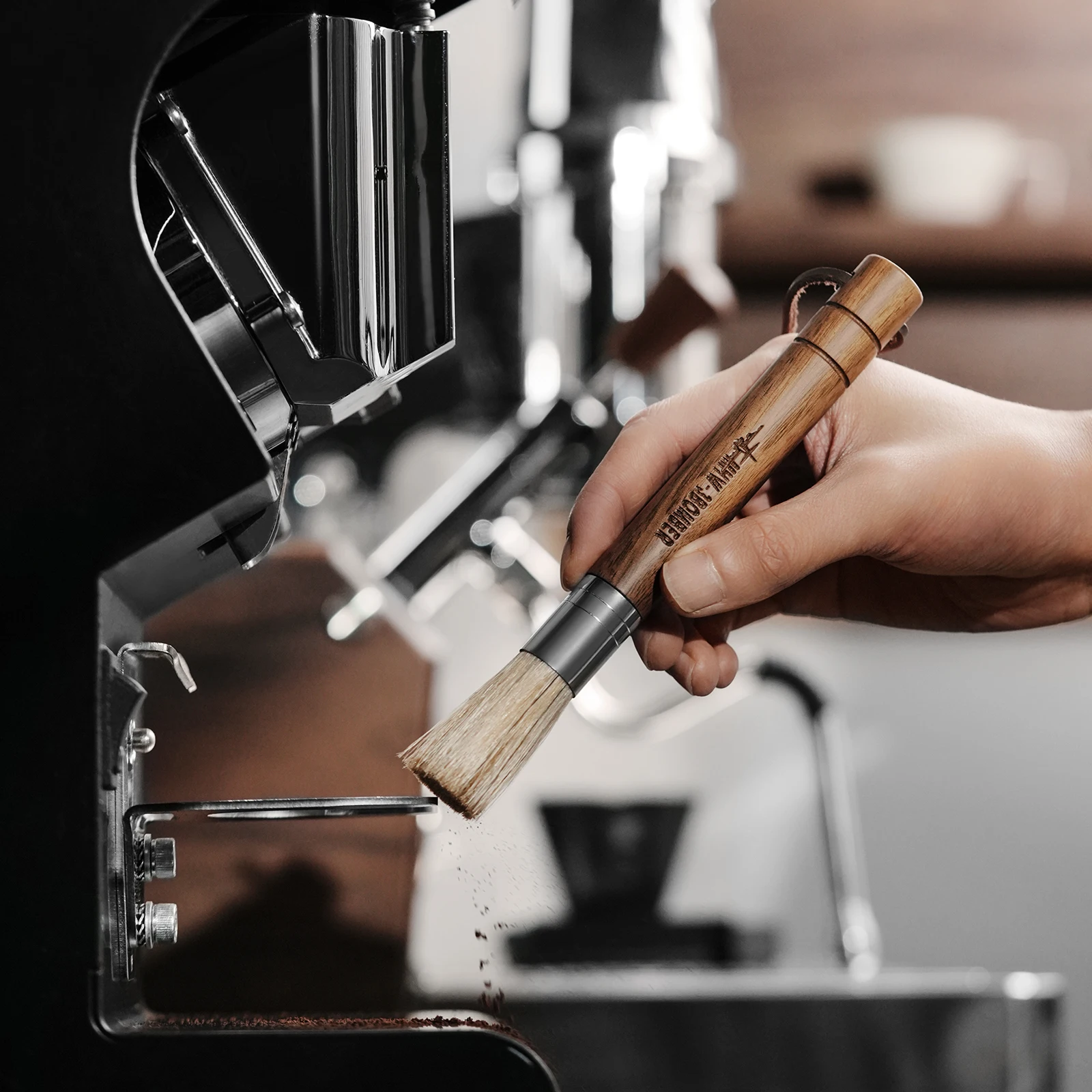 Juego de cepillos sopladores de aire MHW-3BOMBER para limpieza de molinillos de café, herramienta de limpieza de polvo para cámaras, cepillo de limpieza de café con mango de madera de nogal