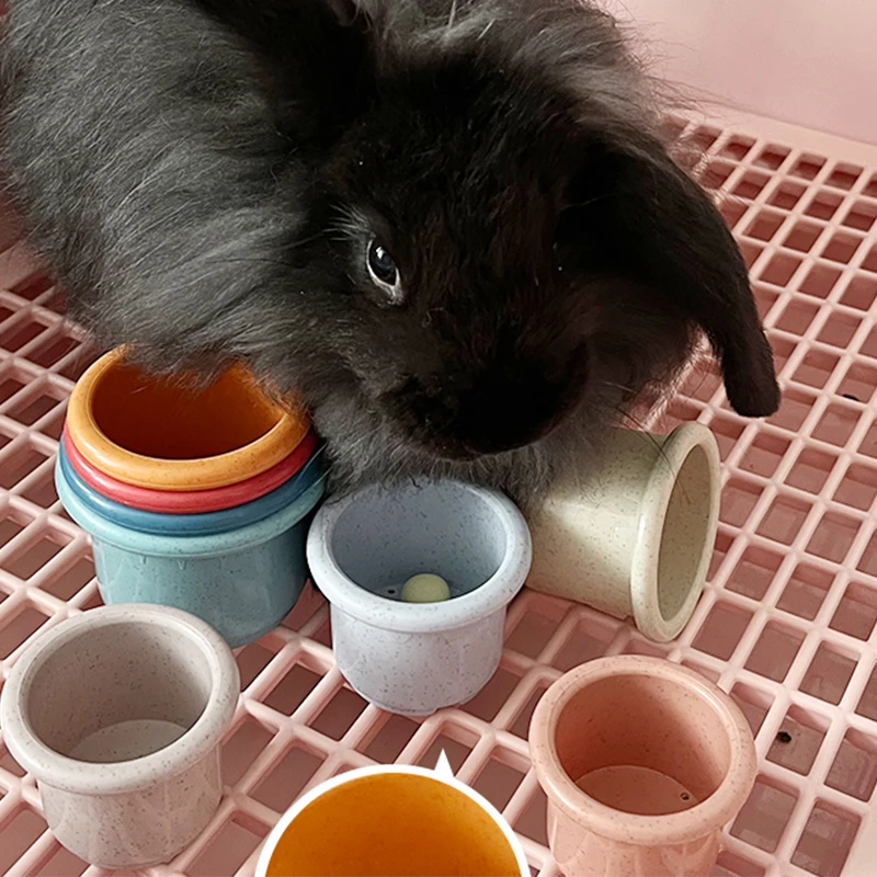 Juguete de tazas apilables para conejos, rompecabezas de animales pequeños reutilizables multicolores para esconder comida, juguetes para mascotas