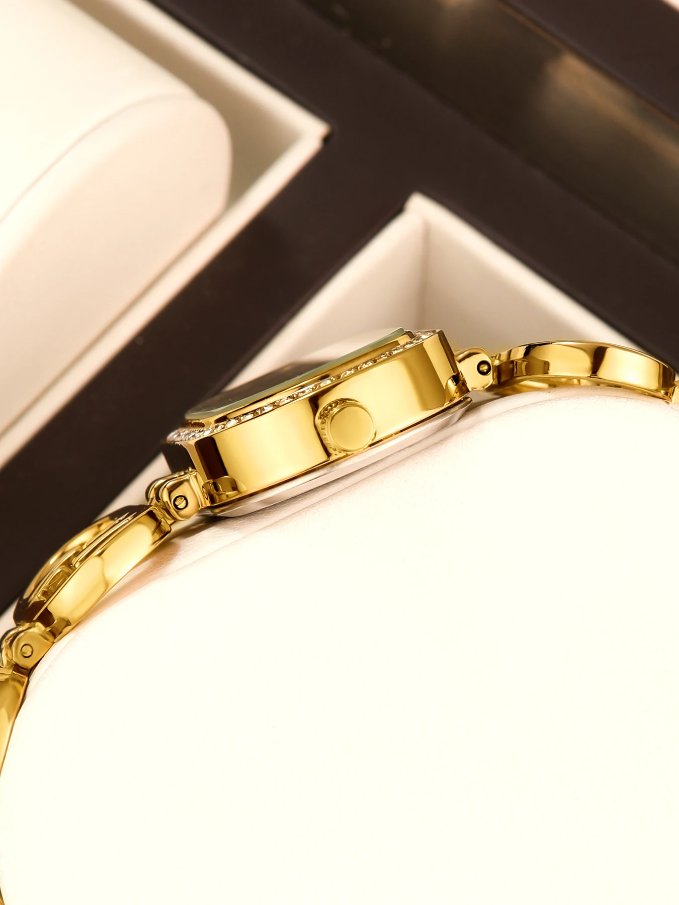 Reloj de Mujer YaLaLuSi Estilo Vintage con Diamantes Ovalados; Reloj de Pulsera de Cuarzo Esqueletizado de Lujo a Precio Accesible