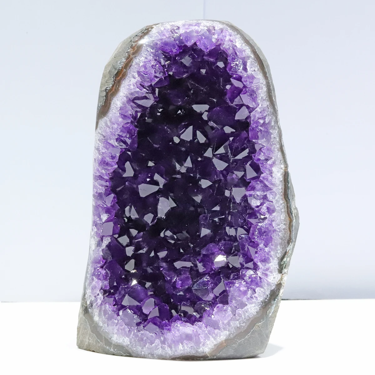 Geoda de amatista Natural, cristal púrpura, racimo de cuarzo, energía de ensueño, huevo de trueno curativo, decoración del hogar al por mayor