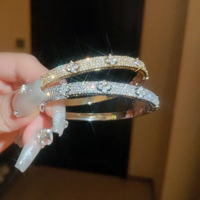Brazalete de moda chapado en oro y plata adornado con circonita cúbica brillante de lujo para mujer, joyería de uso diario para fiesta y boda