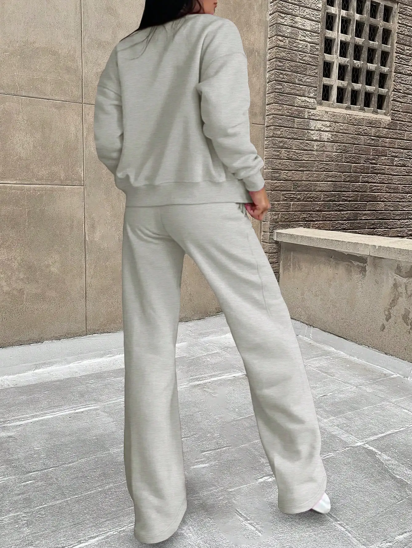 Conjunto de Dos Piezas Casual y Versátil para Otoño/Invierno 2026: Sudadera Sencilla de Color Sólido con Bolsillos y Pantalones de Pierna Recta