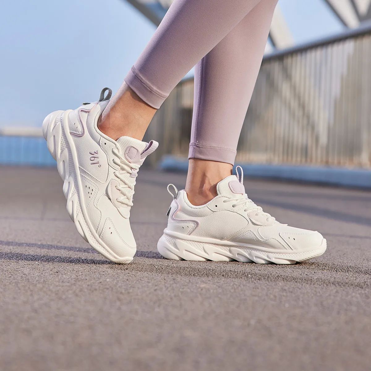 Zapatillas deportivas para correr de 361 grados para mujer, zapatillas cómodas de moda combinables con rebote y absorción de impacto para hombre 682232237