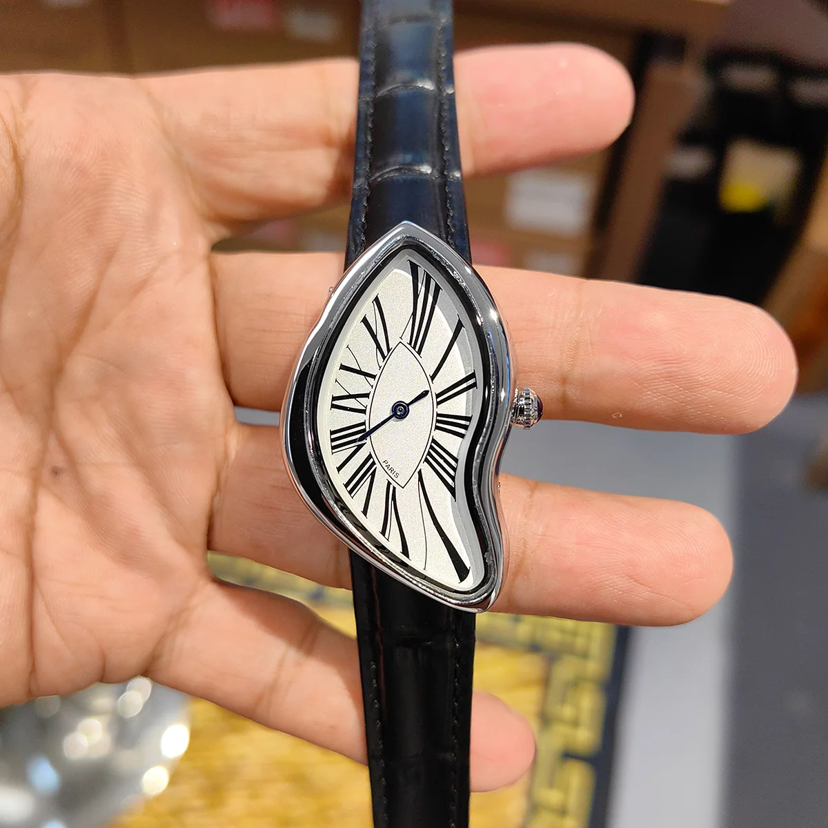 Nuevos relojes Alien Crash Melt Twist Y2K para hombres y mujeres, correa de cuero de moda, relojes de pulsera de cuarzo resistentes al agua, regalo, envío directo
