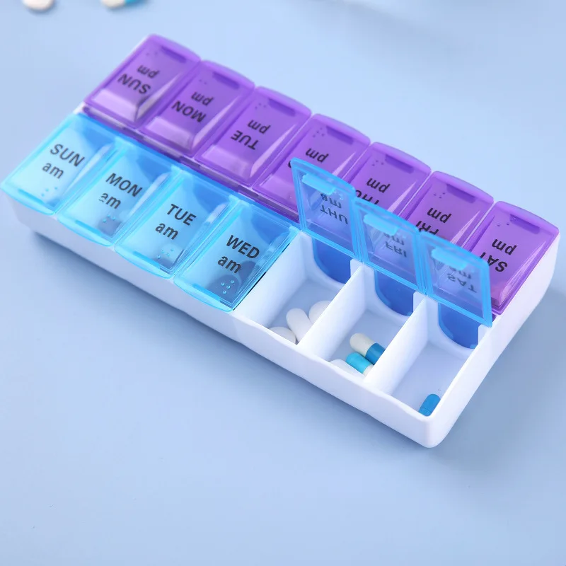 Caja de medicamentos portátil de doble fila, pequeña, de gran capacidad para siete días a la semana, con 14 compartimentos y tapa abierta para almacenamiento de medicamentos.