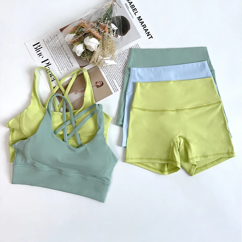 Conjuntos de Yoga de 2 uds., conjunto de gimnasio de sensación desnuda, ropa de entrenamiento para mujer, pantalones cortos de Yoga de cintura alta y Sujetador deportivo de tiras, conjuntos cortos de verano