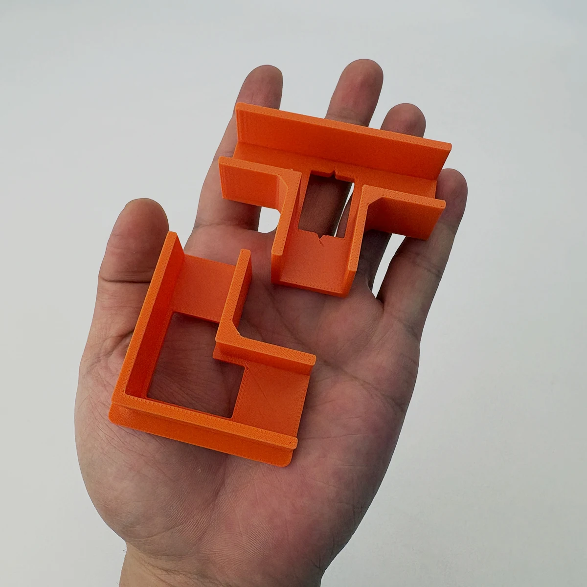 2 Piezas de Clips de Posicionamiento en Ángulo Recto para Carpintería, Soportes para Estantes, Herramientas y Accesorios para Trabajos en Madera, Herramientas Auxiliares de Posicionamiento para el Montaje de Muebles de Panel, Soportes de Esquina, Abrazaderas de Unión para Tableros de Bricolaje, Herramientas de Posicionamiento, Abrazaderas Auxiliares para Perforación e Instalación en Carpintería, Soportes de Fijación, Clips Auxiliares, Ángulos Rectos, Aptos para el Montaje de Armarios, Instalación de Gabinetes, Montaje de Armarios de Almacenamiento, Fabricación de Soportes para Carpintería, Herramientas Auxiliares de Posicionamiento para Carpintería, Soportes de Esquina