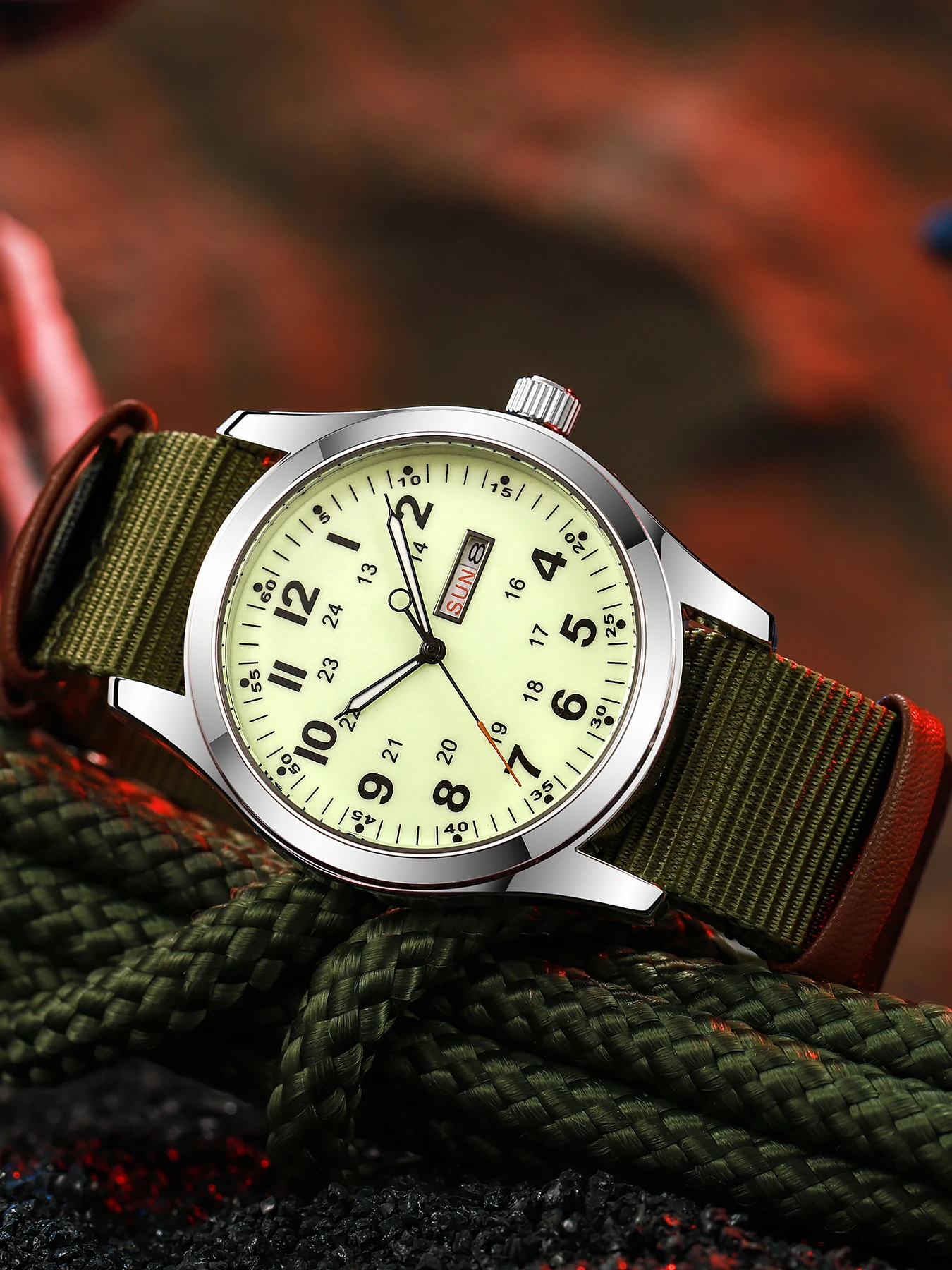 Reloj de Pulsera 2026 de 42 mm con Esfera Luminosa, Función de Día y Fecha, Correa de Lona Verde, Resistente al Agua 30M, Correa Color Caqui