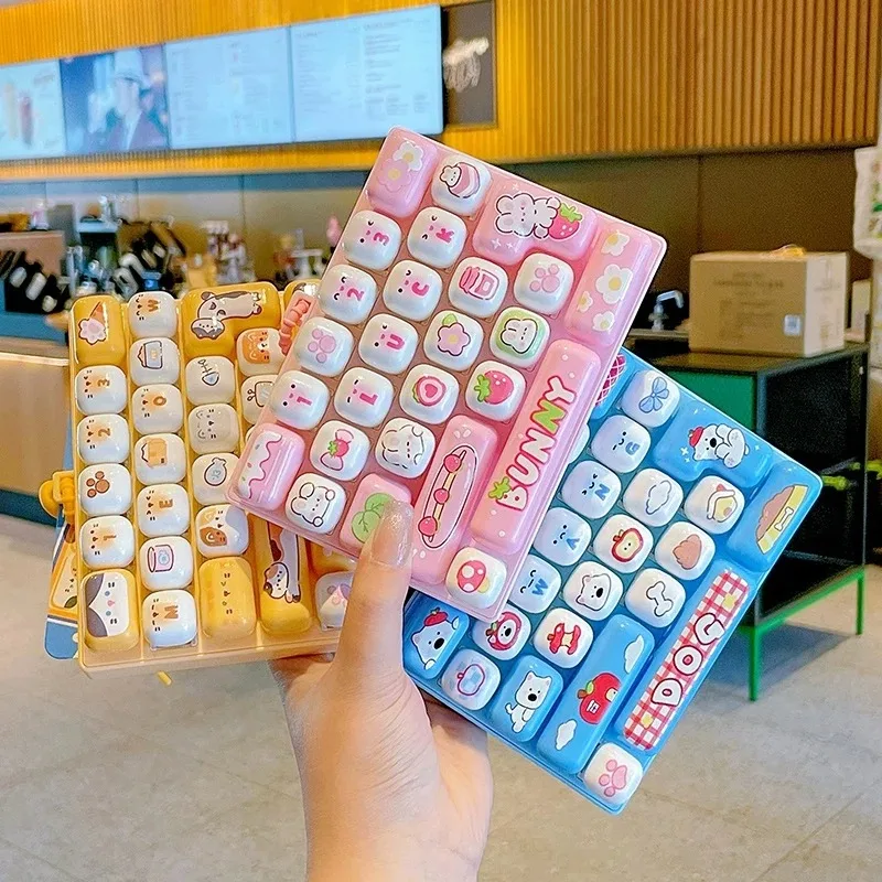 Keycap Clicker, Llavero con Keycap, Llavero Antiestrés, Regalos de Llaveros con Keycaps, Llavero con 26 Keycaps, Keycap Gigante, Regalos de Keycaps