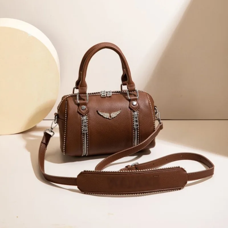 Bolso bandolera de mujer con cremallera de diseño famoso, bolso de hombro con cadena a la moda para mujer, bolso de mano moderno y de estilo trendy.
