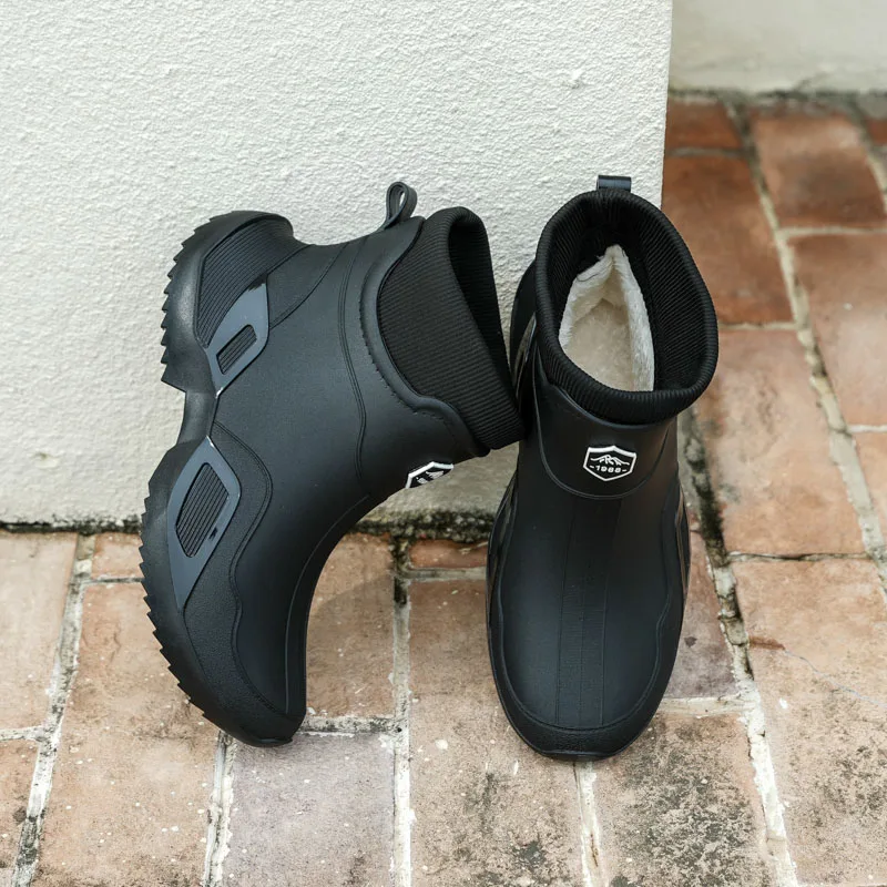 Zapatos impermeables cálidos de invierno para hombre, Botas de lluvia cortas para mujer, además de Botas de lluvia de terciopelo para parejas