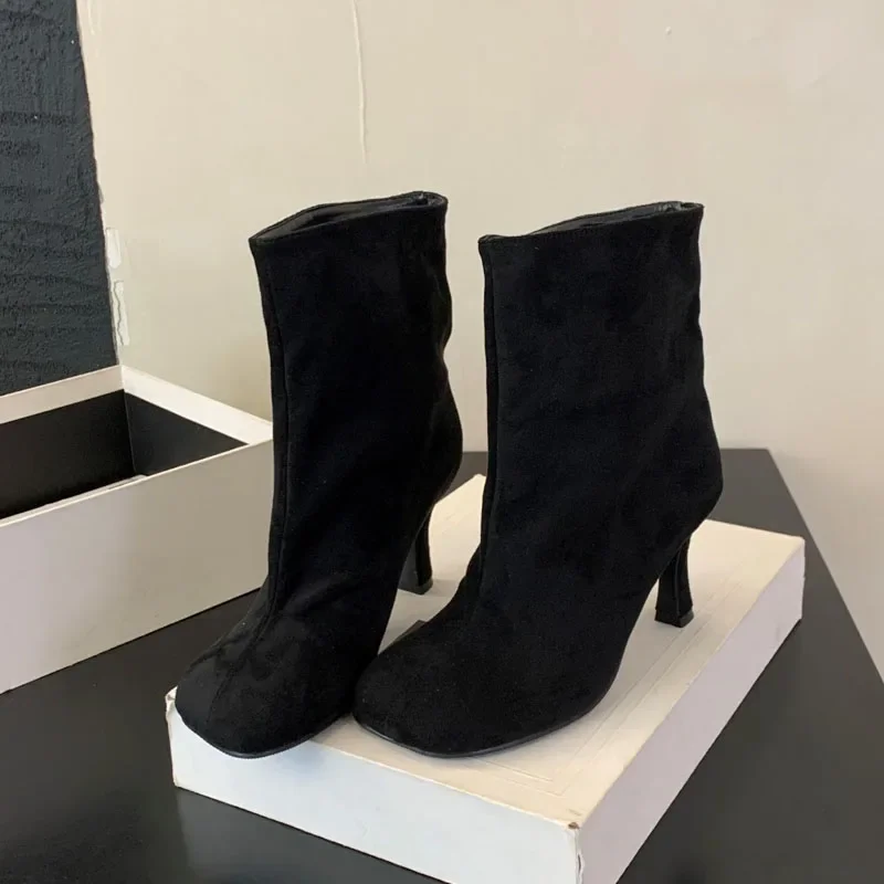 Eilyken Street Style-Botines plisados con punta redonda para Mujer, zapatos de tacón fino, Botas cortas Chelsea concisas para invierno