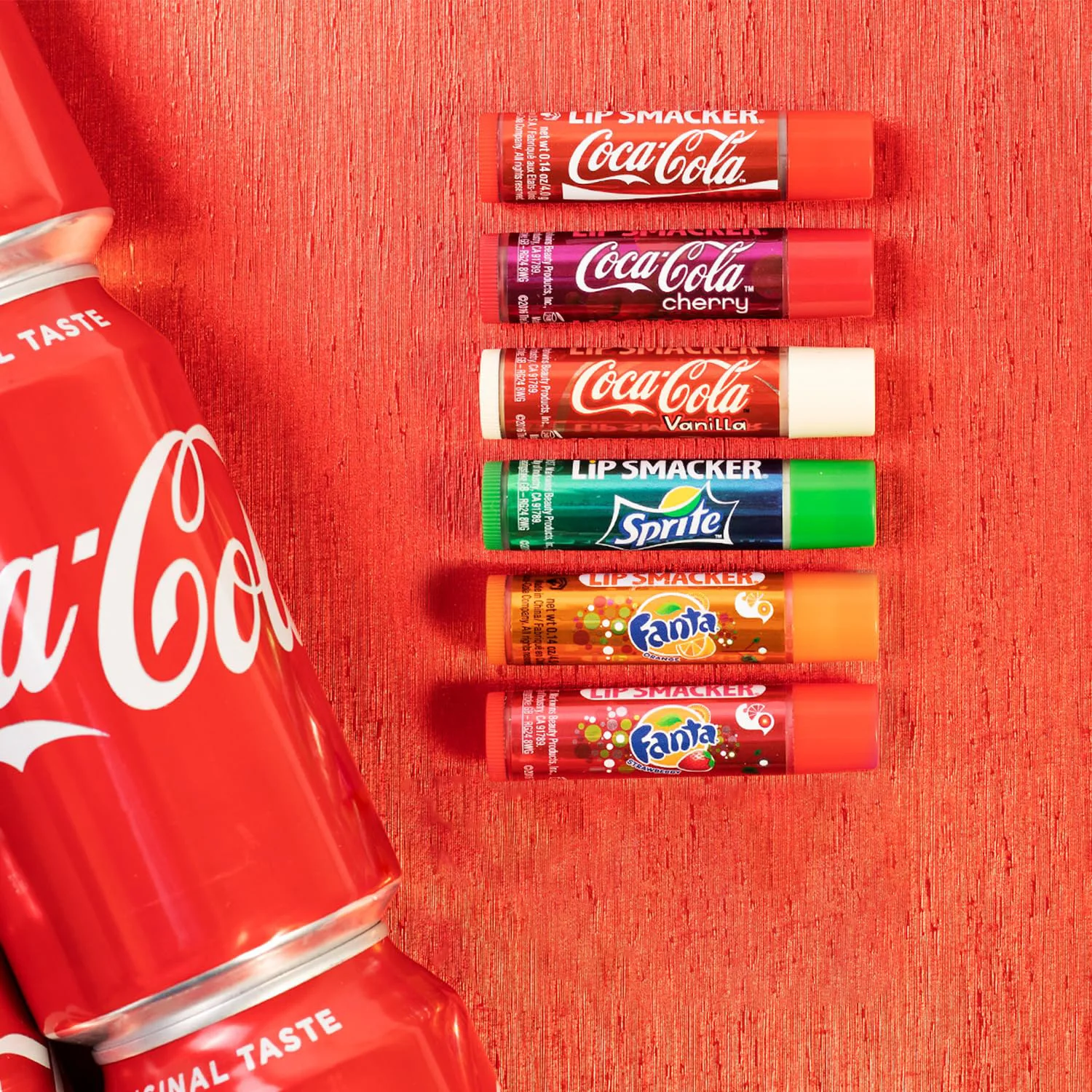 Set de Bálsamos Labiales LiP SMACKER x Coca Cola, Multipack de Bálsamos Labiales en Forma de Lata de Coca Cola, Set de Viaje, Set de Regalo de Bálsamos Labiales para Niños, 6 Sabores