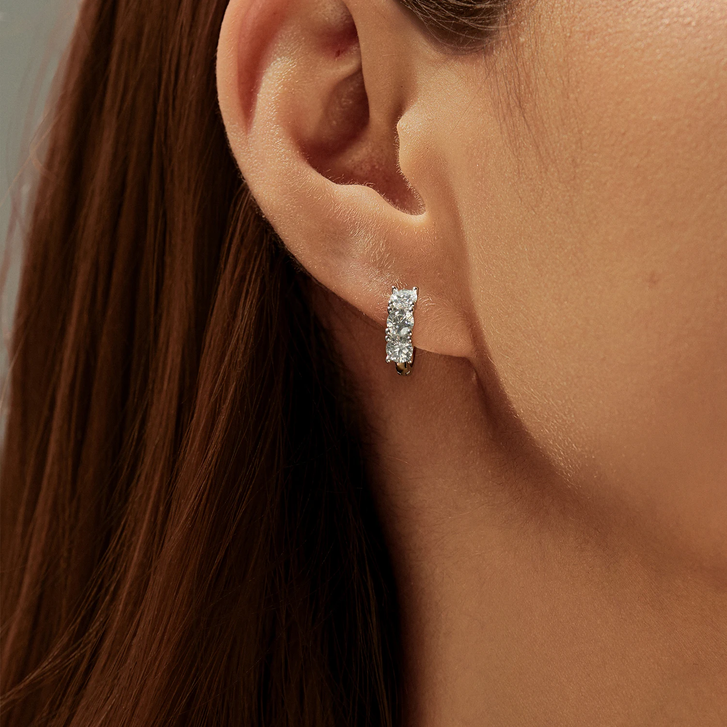 MODIAN D Color Moissanite clásico hebilla de oreja Plata de Ley 925 pendientes de aro apilables redondos de moda para mujer joyería fina