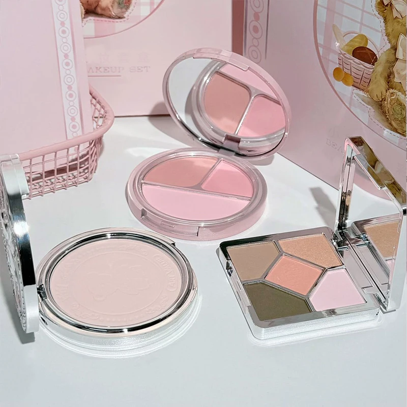 Juego de Maquillaje Multiusos ART VALUE de 7 Piezas que Incluye 3 Labiales Mate, 1 Polvo Compacto, 1 Rubor, 1 Paleta de Sombras de Ojos y Collar Cosmético