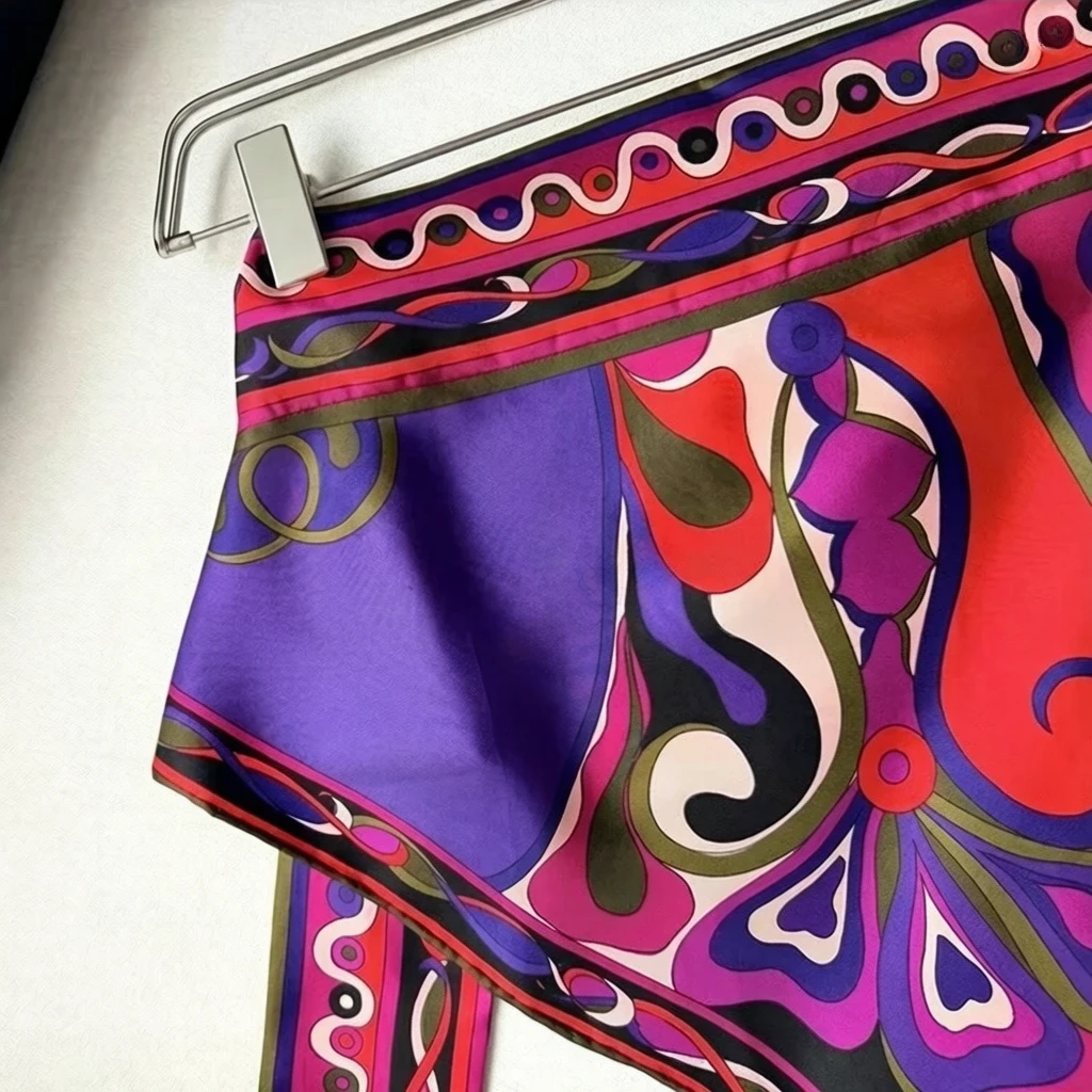 Pañuelo Morado Clásico para Mujer con Logotipo de Diseñador, Accesorio de Tela de Marca de Lujo, Pañuelo Bandana