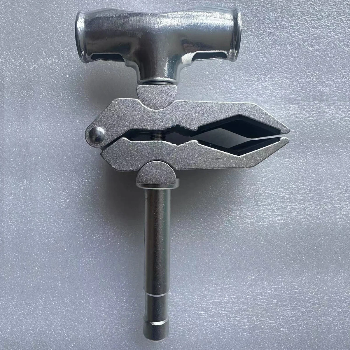 Abrazadera de tubo de pitón de alta resistencia abierta de 10-60 mm con perno para bebé de 5/8"
