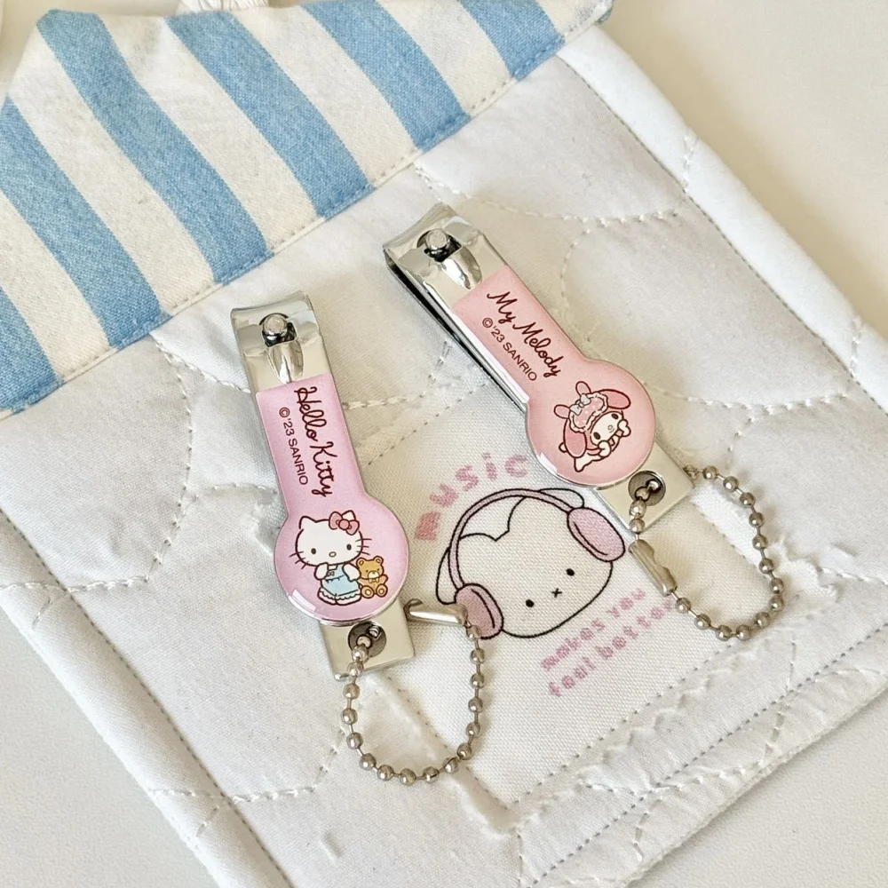 1/2 piezas de cortaúñas Kuromi Cinnamoroll Hello Kitty, bonitos cortaúñas de dibujos animados Kuromi, tijeras de uñas para niños con boca plana. ﻿