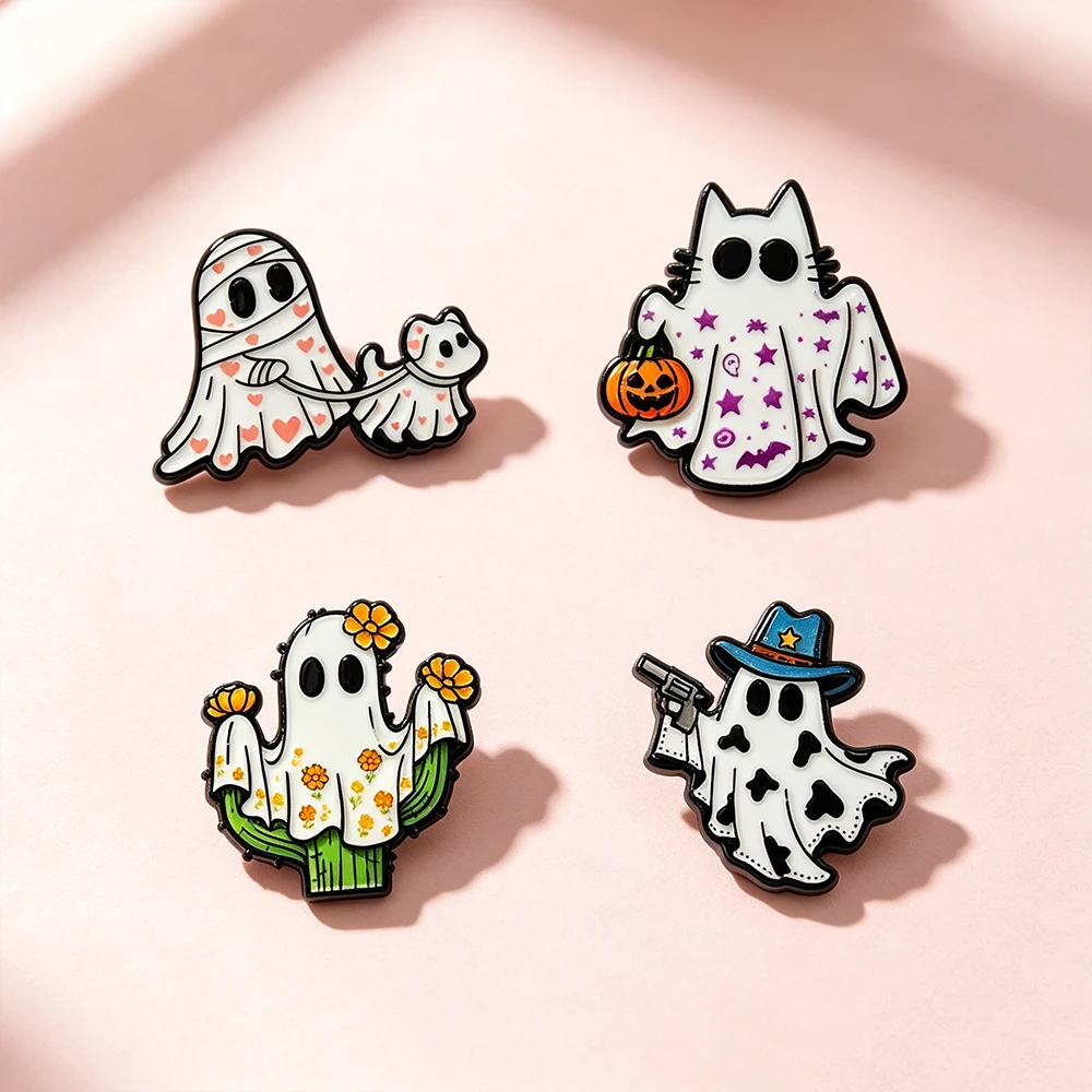4 pzs. divertidos pines esmaltados de Halloween: fantasma, calabaza punk, araña de terror, esqueleto gótico. Broches, insignias de solapa, joyería para festival oscuro de brujas.