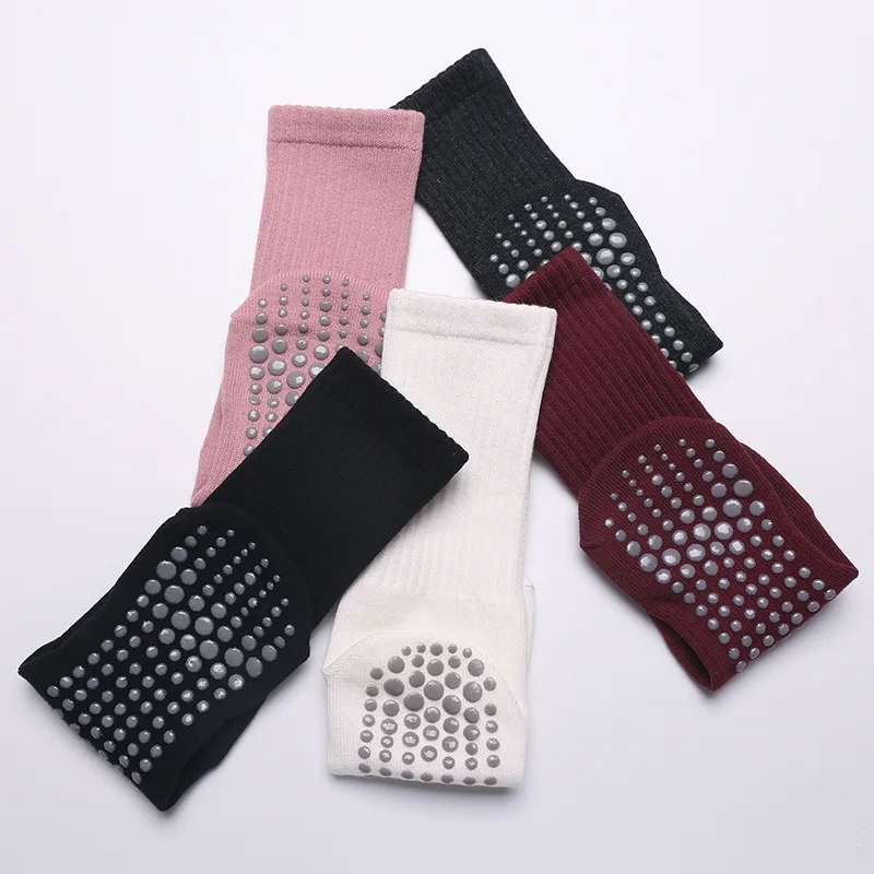 Calcetines de Yoga profesionales para mujer, calcetines de algodón antideslizantes de tubo medio de silicona para Fitness en interiores, calcetines de suelo, calcetines deportivos para baile y Pilates