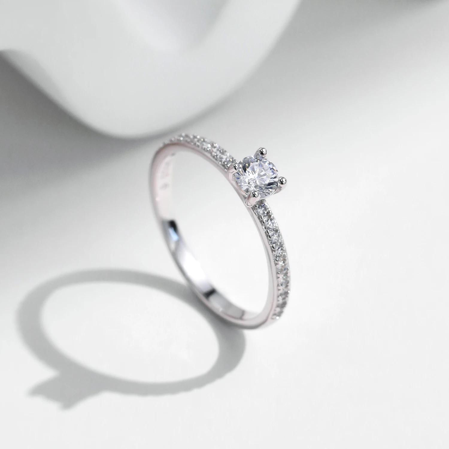 Anillo de moissanita de Color MODIAN D, anillo de diamante de laboratorio de Plata de Ley 925 cuadrado delicado para mujer, joyería llamativa de boda