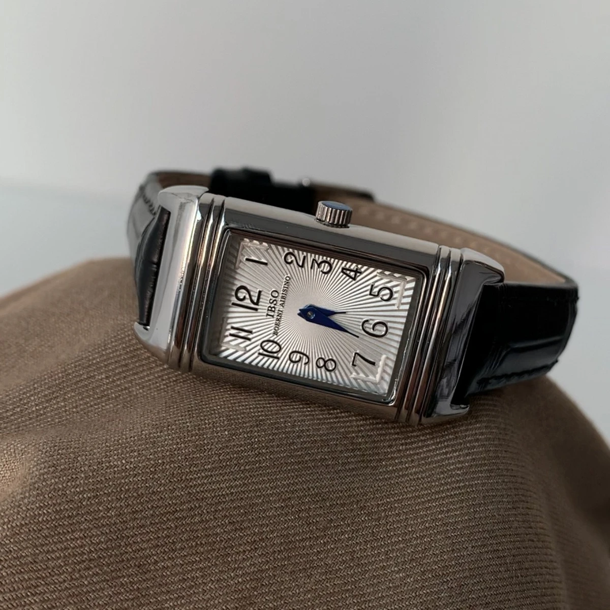 2025 Venta caliente Retro nicho temperamento diseño deslizante cuero cuarzo cuadrado exquisito y versátil reloj Digital 21mm