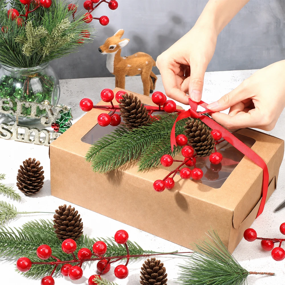 50 Piezas de Ramas de Pino Artificiales Navideñas, Tallos de Bayas Rojas, Piñas y Agujas de Pino para Manualidades, Guirnaldas, Coronas y Decoración Navideña del Hogar