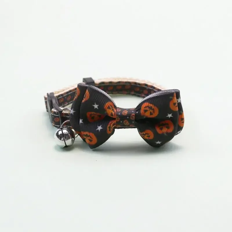 Collar para cachorro y gatito, correa con hebilla de seguridad ajustable, pajarita para Chihuahua, suministros para mascotas, Collar para gato feliz Halloween con lazo de campana