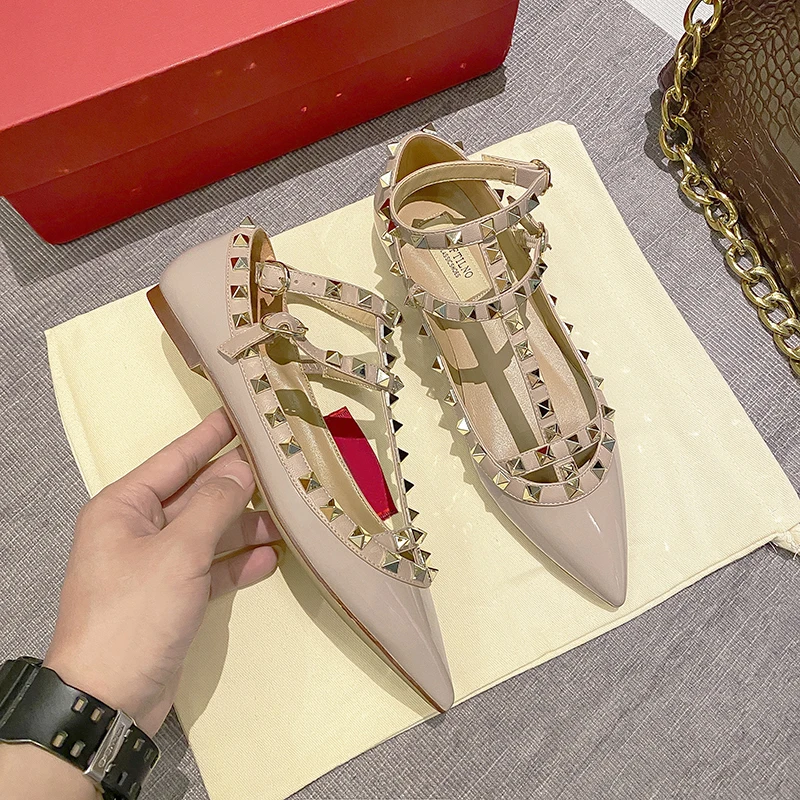 Zapatos planos de lujo para mujer, de marca de lujo, con remaches, de diseñador, con punta en pico y correa al tobillo, informales y cómodos.