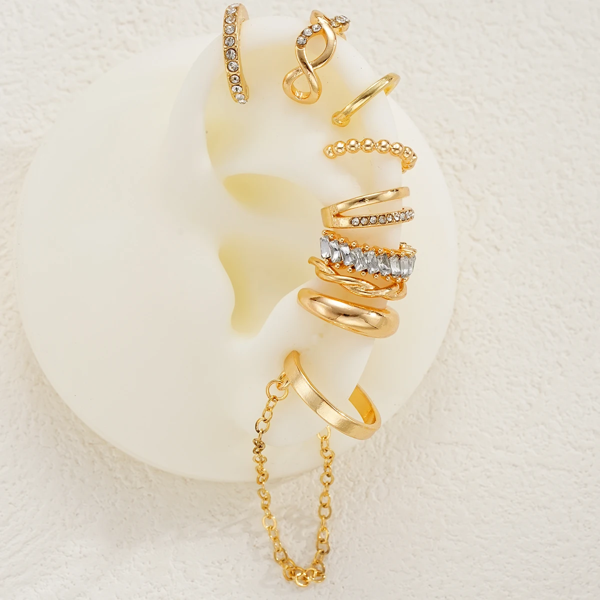 9 Piezas de Pendientes de Zirconia Simples Sin Perforación para Mujer, Aros Delicados de Color Dorado, Pendientes de Clip para Cartílago, Aros Falsos, Joyería
