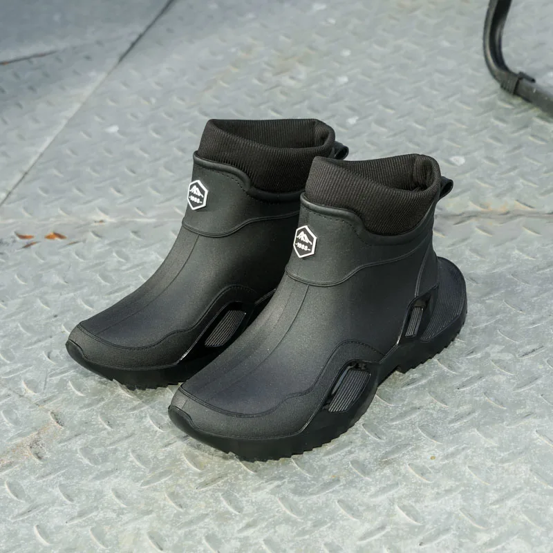 Zapatos impermeables cálidos de invierno para hombre, Botas de lluvia cortas para mujer, además de Botas de lluvia de terciopelo para parejas