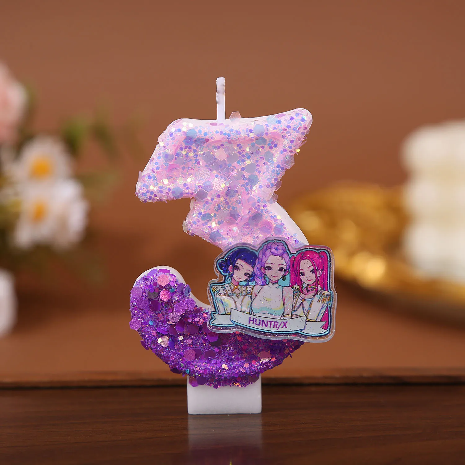 Lindas velas digitales con forma de niña. Decoraciones para pasteles y fiestas, perfectas para cumpleaños, fiestas y todo tipo de otras celebraciones.
