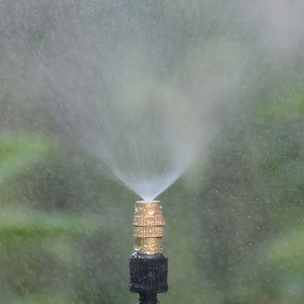 Boquillas de nebulización de latón ajustables, boquilla de niebla de cobre, sistema de riego por goteo con rociador de agua, conector de rosca de púas en T de 1/4"