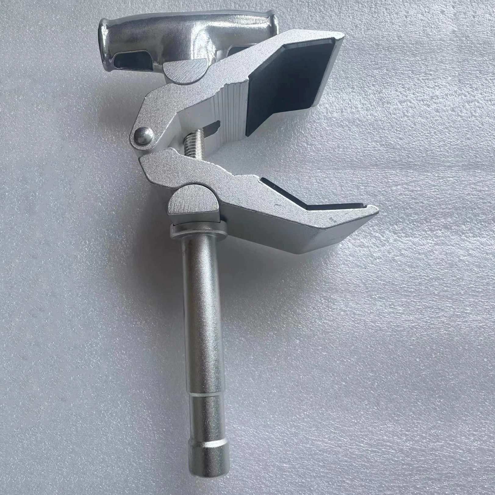 Abrazadera de tubo de pitón de alta resistencia abierta de 10-60 mm con perno para bebé de 5/8"