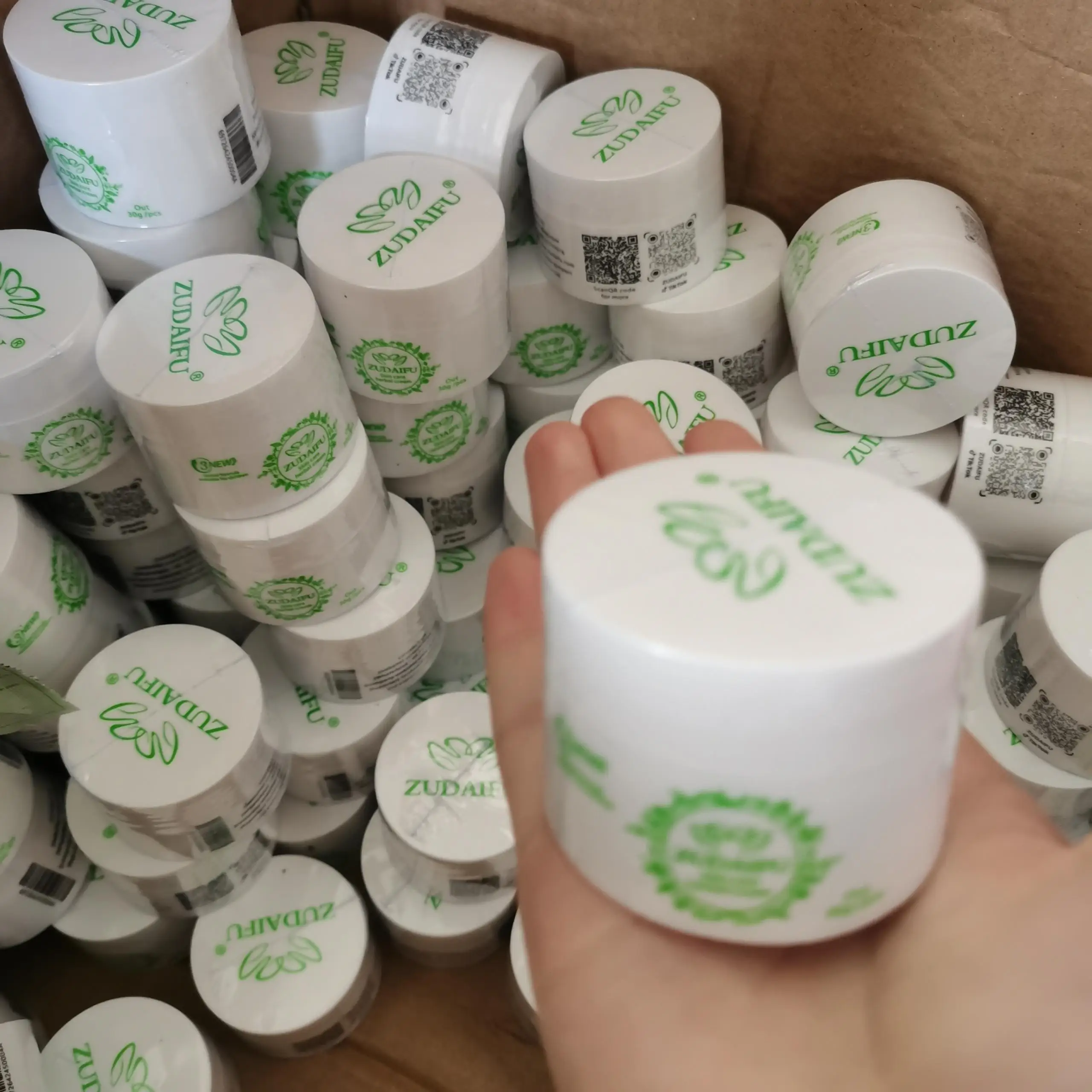 10 Uds Zudaifu crema hidratante a base de hierbas de tercera generación crema fresca e hidratante crema para el cuidado de la piel 15/30g