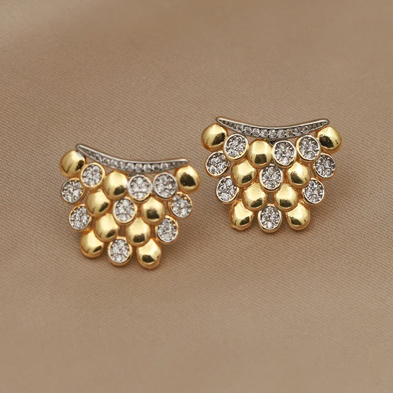 Pendientes de tuerca con cuentas de cristal de lujo de diseño clásico para mujer, joyería de marca de moda, pendientes de gota de agua de circonia delicada