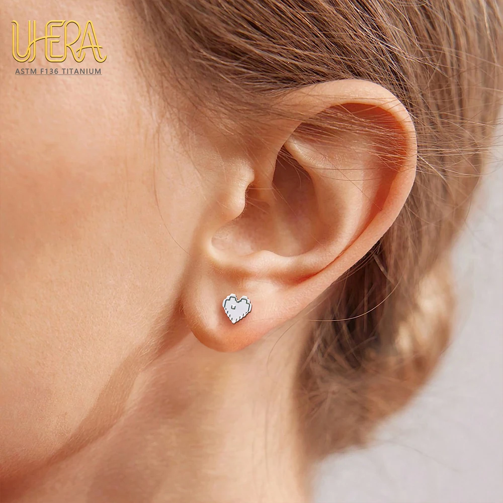 Piercing de Titanio ASTM F136 G23 con Diseño Gráfico Pixelado, Rosca Interna, para Tragus, Hélix, Cartílago, Oreja, Labio y Cuerpo