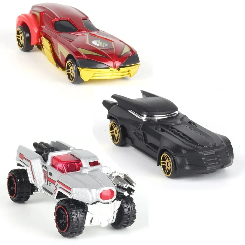 Coche de juguete de aleación para niños, modelo de simulación de superhéroe, mini coche de juguete de metal fundido a presión, vehículo de juego para niños con temática de superhéroes.