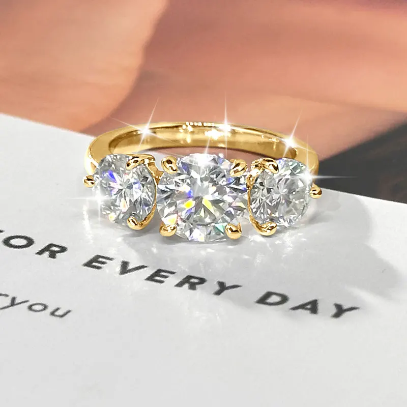 Anziw Anillo de compromiso y boda de moissanita redonda de 8 mm y 6,5 mm, 4 quilates en total, chapado en oro de 14k, clásico de 3 piedras, joyería de promesa para mujer