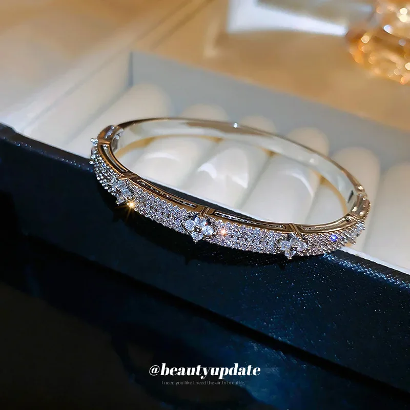 Brazalete de moda chapado en oro y plata adornado con circonita cúbica brillante de lujo para mujer, joyería de uso diario para fiesta y boda
