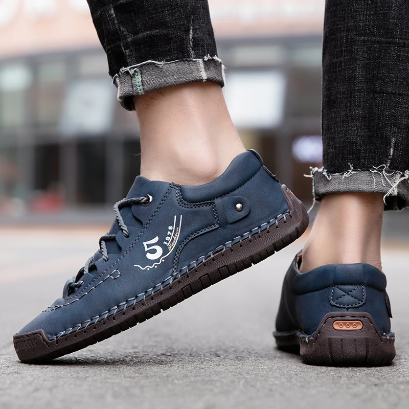 Nuevos zapatos informales de cuero para hombre, cómodos para exteriores, de alta calidad, a la moda, suaves, clásicos, antideslizantes, planos, mocasines, tendencia
