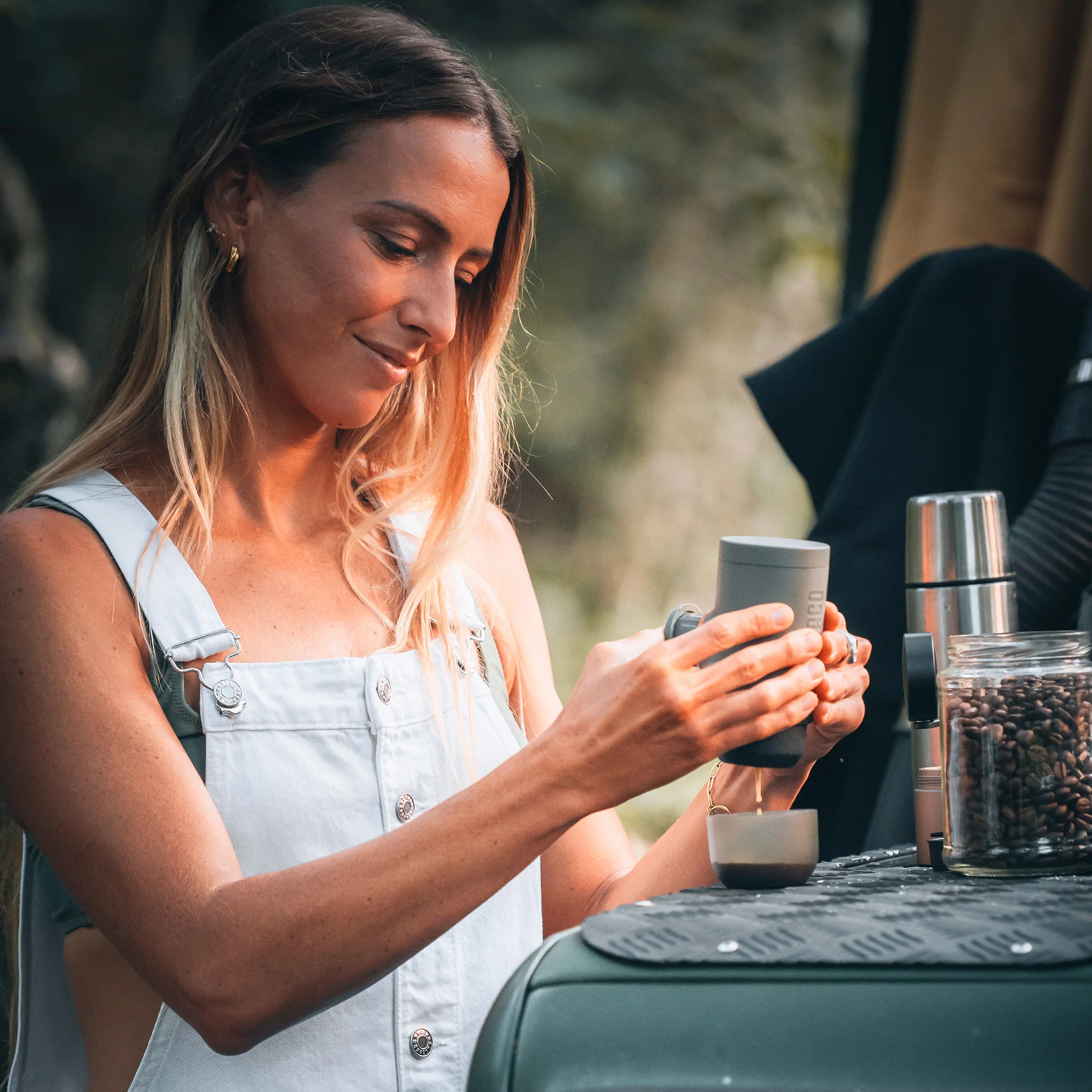 WACACO Minipresso GR2, sin electricidad, máquina de café expreso para café molido compatible con exteriores, cafetera portátil,
