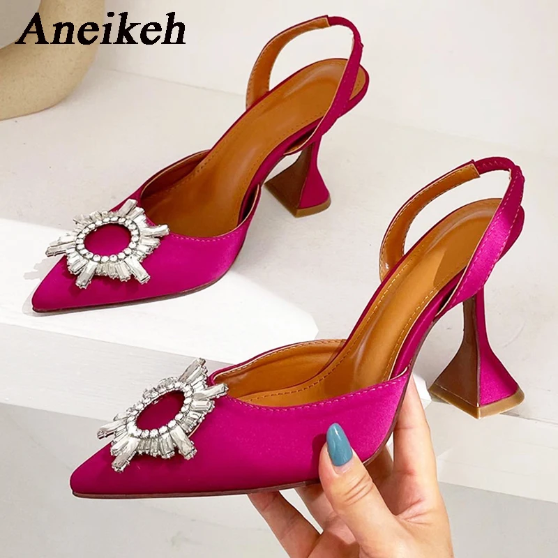 Marca Aneikeh, tacones altos de seda para mujer, tacones altos con Nudo de mariposa de cristal de lujo, zapatos puntiagudos de verano, zapatos de tacón triangular para novia