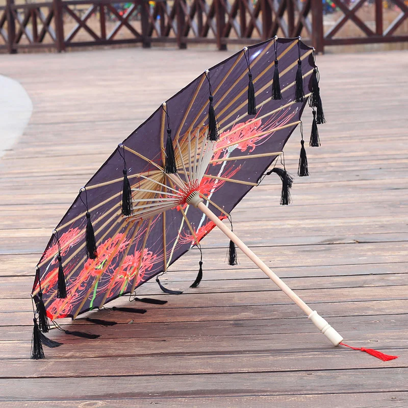 Paraguas de tela de seda de 82CM con borlas para Cosplay, paraguas de papel de aceite Hanfu, estilo chino antiguo, estilo clásico chino japonés