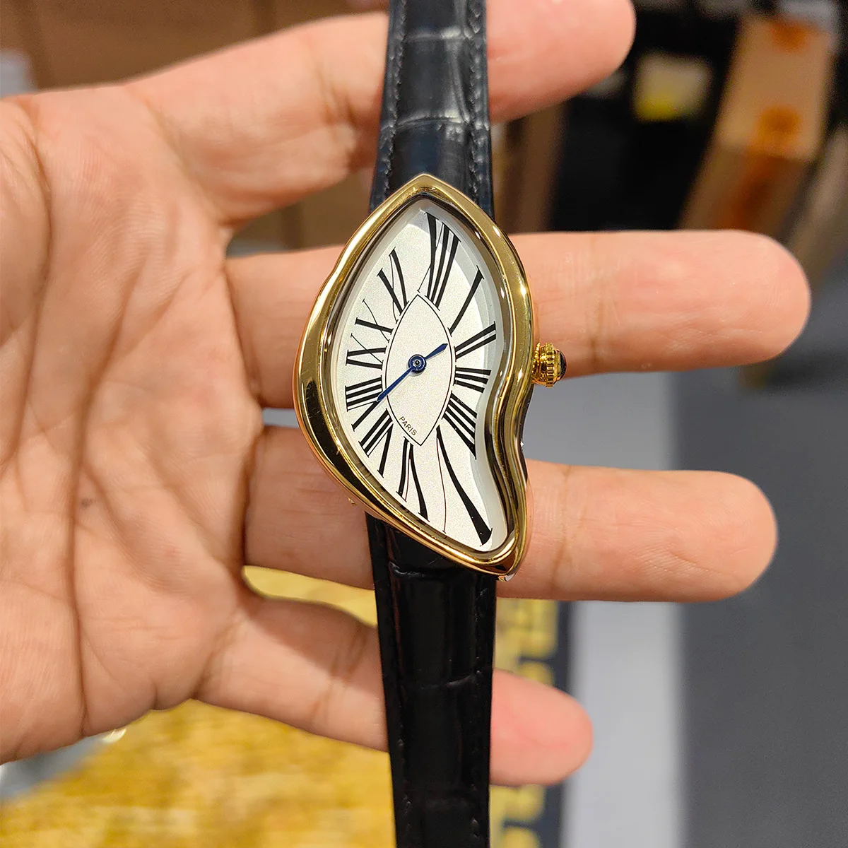 Nuevos relojes Alien Crash Melt Twist Y2K para hombres y mujeres, correa de cuero de moda, relojes de pulsera de cuarzo resistentes al agua, regalo, envío directo