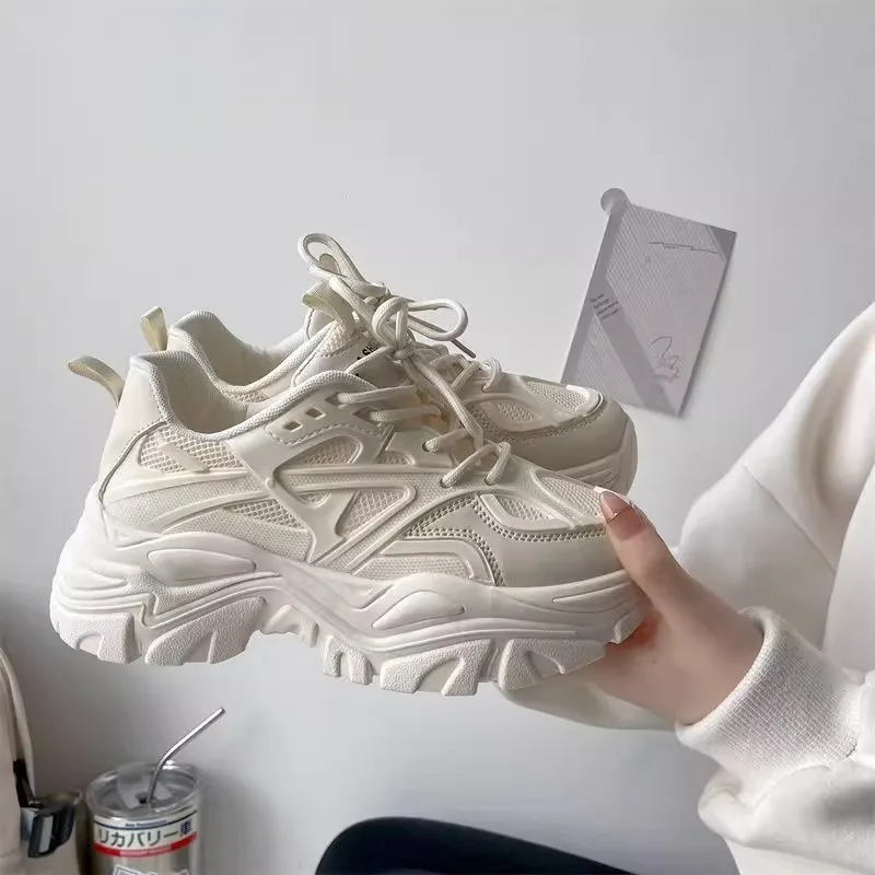 2024 nuevos zapatos deportivos de plataforma a la moda para mujer, zapatillas gruesas informales negras de verano para mujer, zapatos de plataforma de cuero de malla para mujer